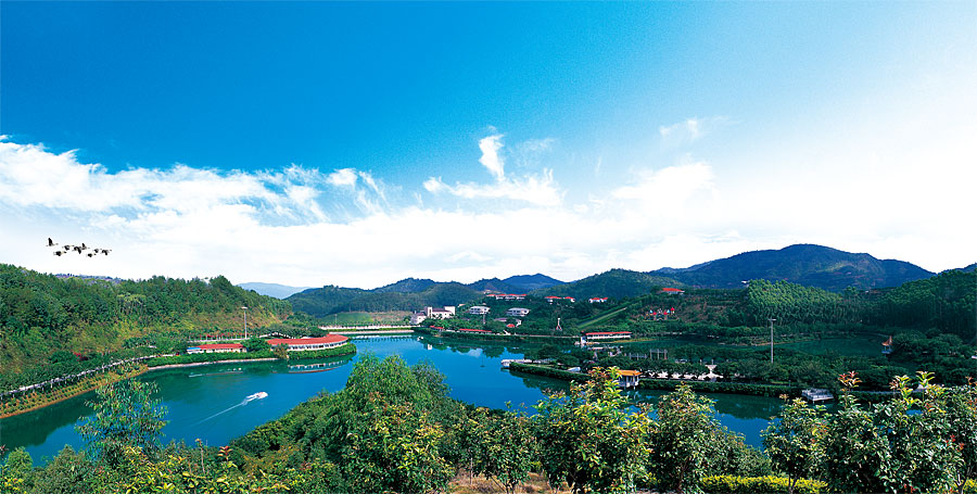 黑眼睛廣告為雁鳴湖旅游度假村宣傳推廣拍攝的風光圖片之北瞰雁鳴湖全景